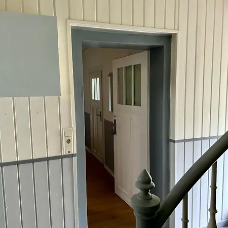 Leopold's Mit Garten Und Vesteblick Mitten In アパート *