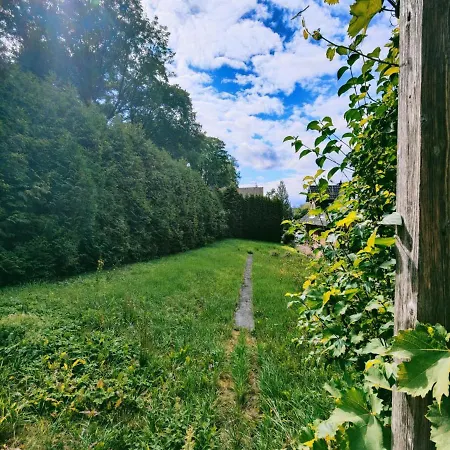 Leopold's Mit Garten Und Vesteblick Mitten In *