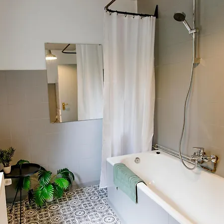 Apartment Leopold's Mit Garten Und Vesteblick Mitten In