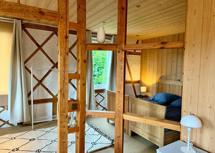 Leopold's Mit Garten Und Vesteblick Mitten In شقة *