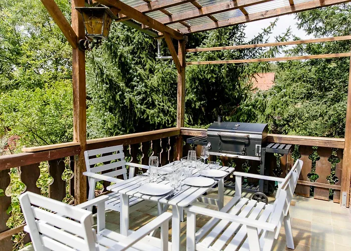 Leopold's Mit Garten Und Vesteblick Mitten In * Coburg
